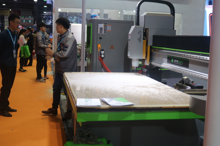 得馬廣告雕刻機介紹 得馬廣告雕刻機介紹