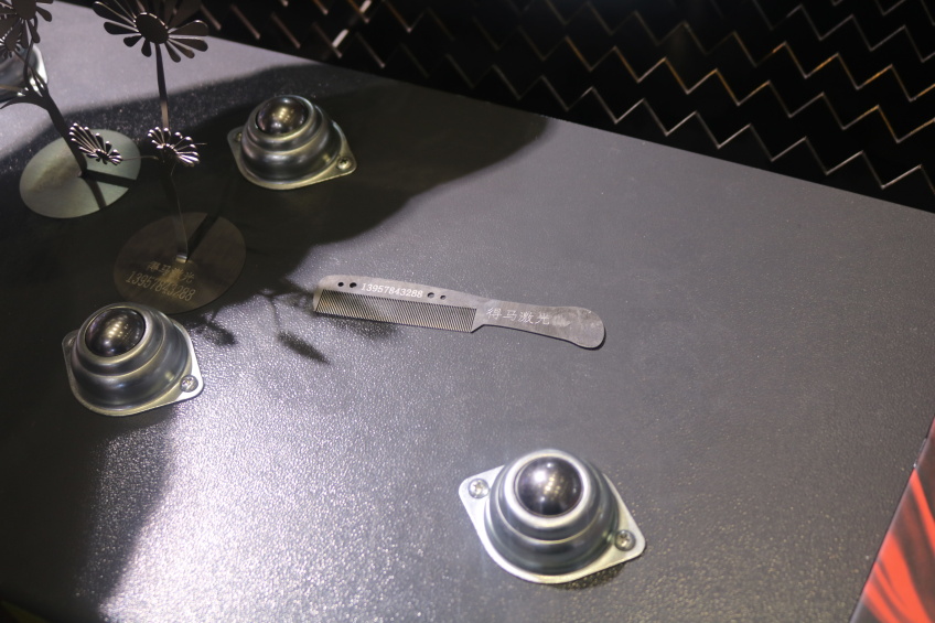 金屬梳子 金屬梳子