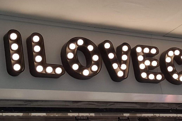 穿孔超級發光字 穿孔超級發光字