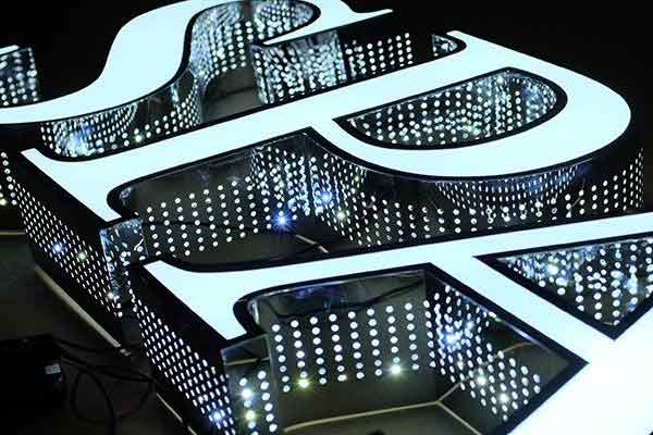 側面打孔背發光字 側面打孔背發光字