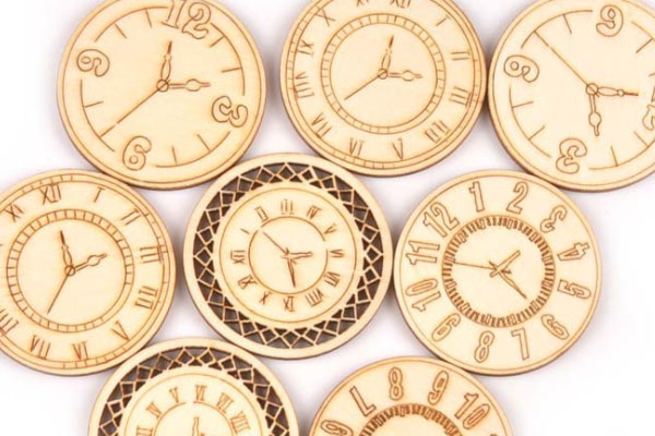 廣告雕刻機加工木片鐘表 廣告雕刻機加工木片鐘表