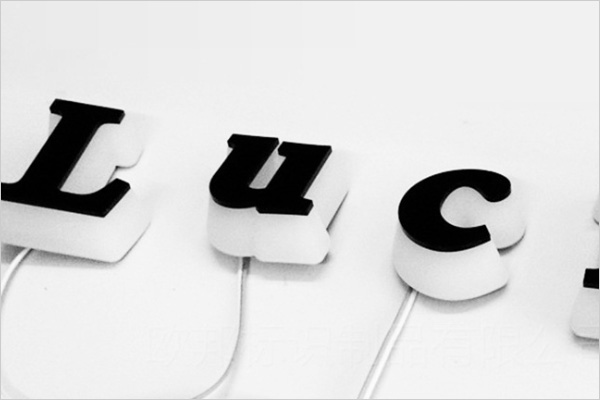 廣告雕刻機(jī)加工的發(fā)光字 廣告雕刻機(jī)加工的發(fā)光字