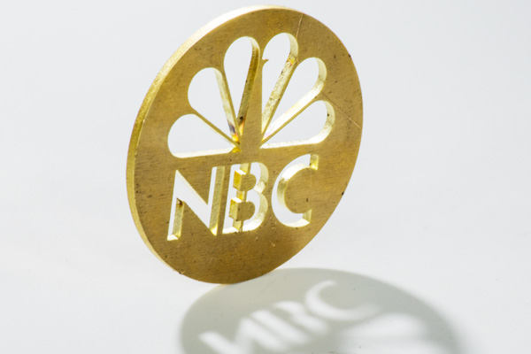 廣告雕刻機加工金屬板材 廣告雕刻機加工金屬板材