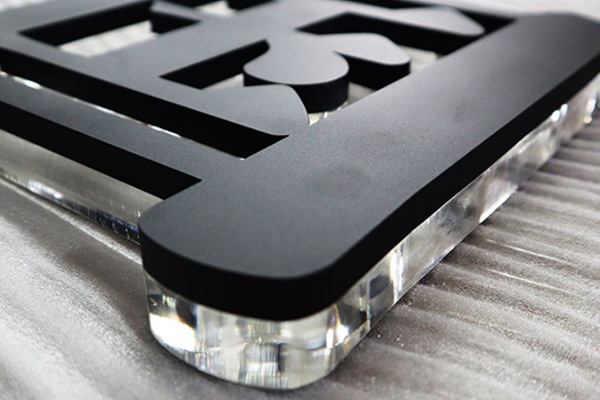 雕刻機(jī)加工水晶字 雕刻機(jī)加工水晶字