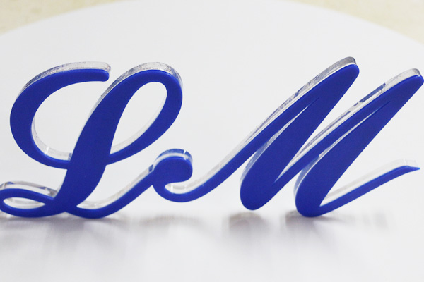 廣告雕刻機加工好的水晶字 廣告雕刻機加工好的水晶字