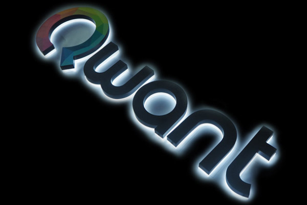 廣告雕刻機(jī)加工的發(fā)光字 廣告雕刻機(jī)加工的發(fā)光字