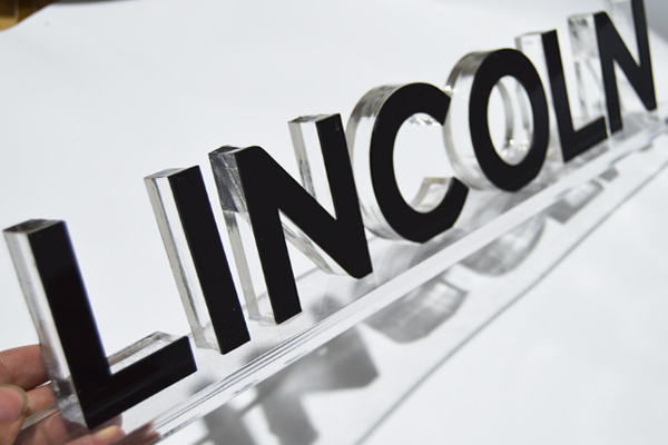 廣告雕刻機加工好的水晶字展示 廣告雕刻機加工好的水晶字展示