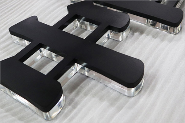 雕刻機(jī)加工水晶字 雕刻機(jī)加工水晶字