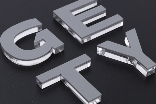 雕刻機加工水晶字 雕刻機加工水晶字