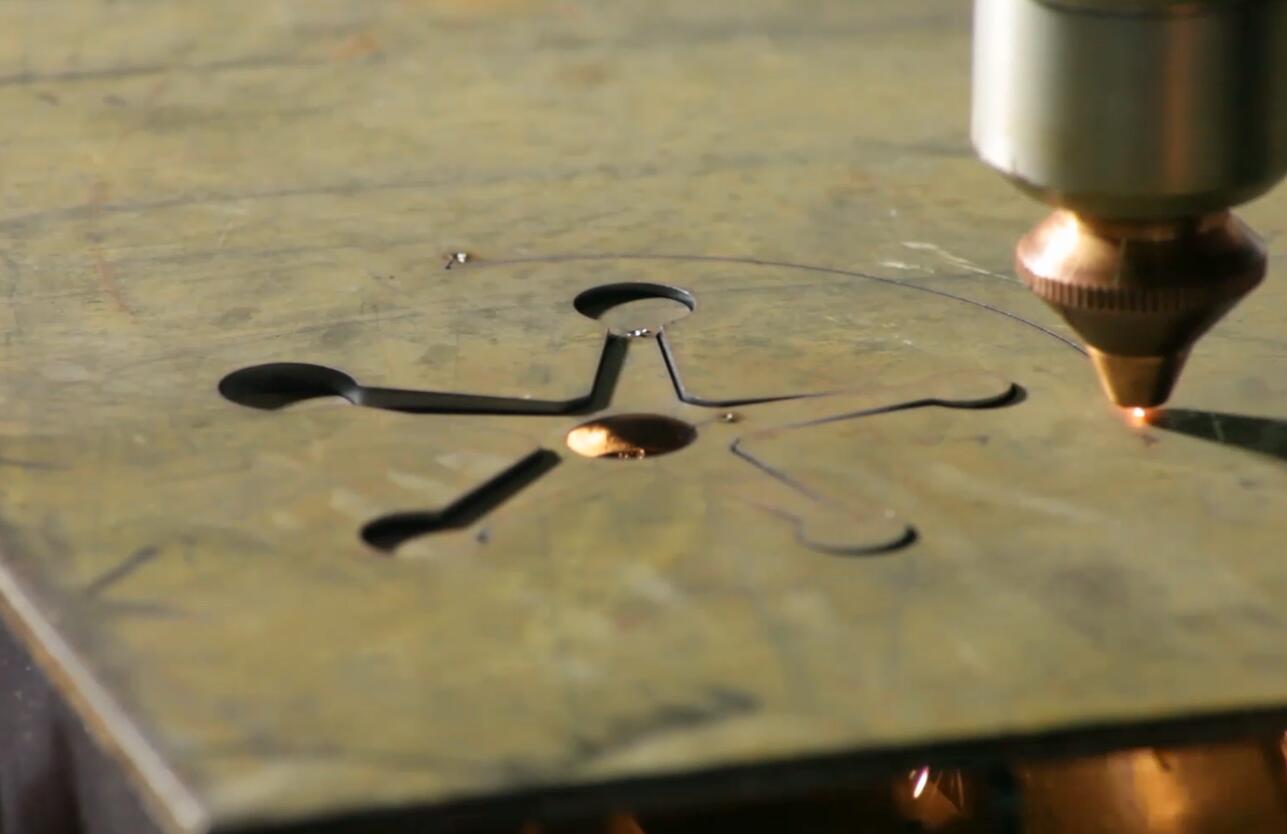 激光切割機(jī)在加工 激光切割機(jī)在加工