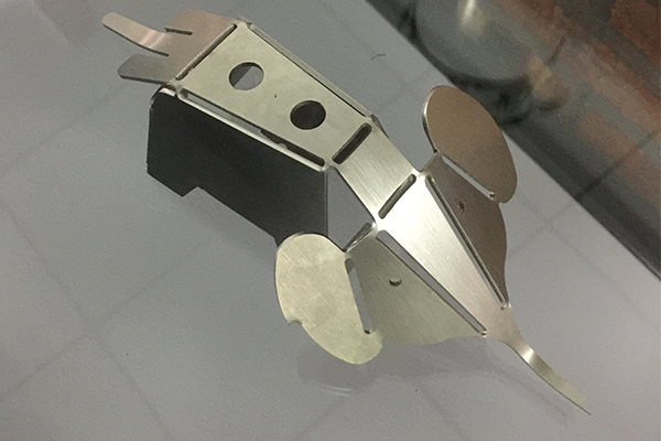 得馬激光切割機切割不銹鋼樣品 得馬激光切割機切割不銹鋼樣品