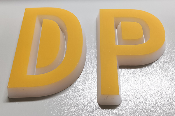 雕刻機(jī)切割亞克力 雕刻機(jī)切割亞克力