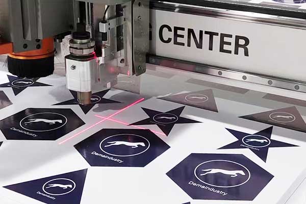 得馬DEMA-Z3高速巡邊雕刻機(jī) 得馬DEMA-Z3高速巡邊雕刻機(jī)