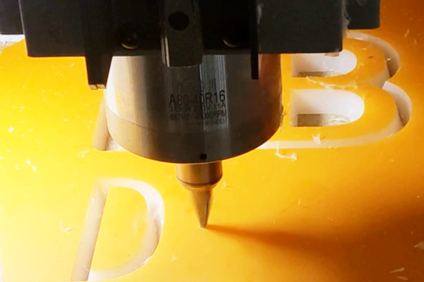 得馬Z3高速巡邊雕刻機局部展示 得馬Z3高速巡邊雕刻機局部展示