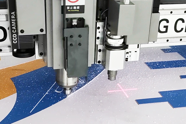 得馬Z3高速巡邊雕刻機切割的KT板 得馬Z3高速巡邊雕刻機切割的KT板