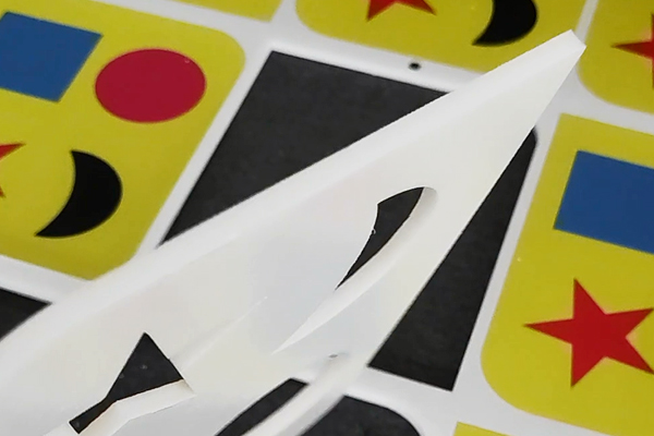 得馬Z3高速巡邊雕刻機切割的kt板 得馬Z3高速巡邊雕刻機切割的kt板