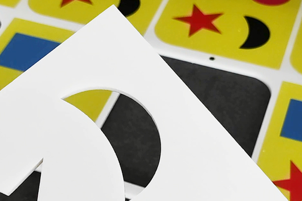 得馬Z3高速巡邊雕刻機切割的kt板 得馬Z3高速巡邊雕刻機切割的kt板