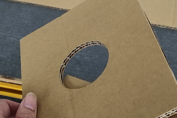 得馬Z3高速巡邊雕刻機切割瓦楞紙 得馬Z3高速巡邊雕刻機切割瓦楞紙