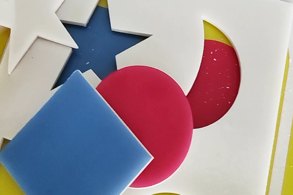 得馬Z3高速巡邊雕刻機切割的KT板 得馬Z3高速巡邊雕刻機切割的KT板