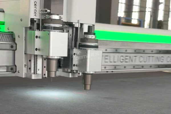 得馬F11高速裁切機 得馬F11高速裁切機