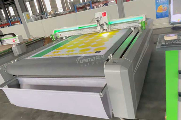 得馬F11高速裁切機 得馬F11高速裁切機