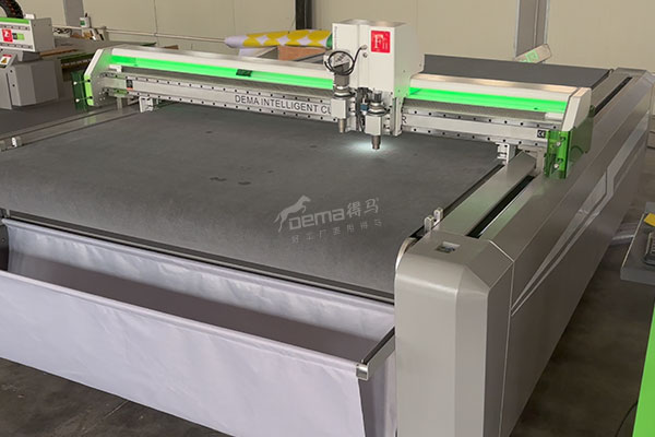 得馬F11高速裁切機 得馬F11高速裁切機