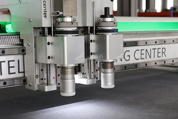 得馬F11高速裁切機 得馬F11高速裁切機