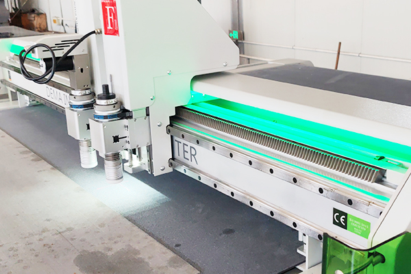 得馬F11高速裁切機 得馬F11高速裁切機